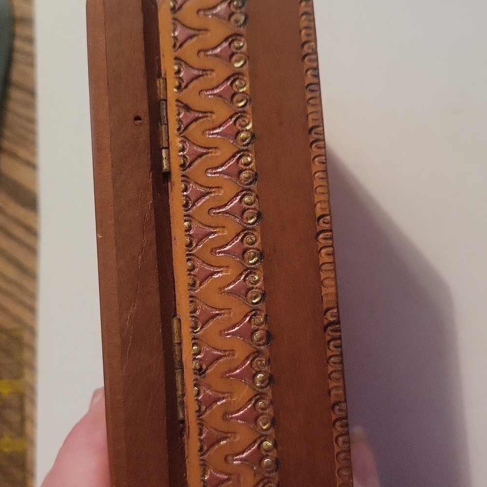Hand Painted Box - Picture 3 of 8